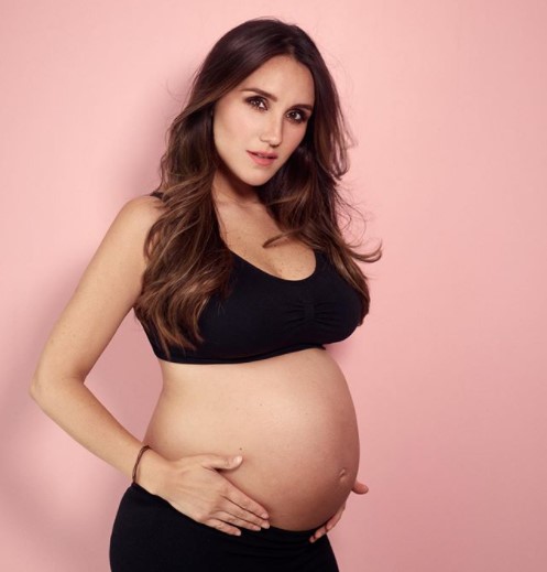 Dulce María enternece a la redes sociales al compartir fotos de su pancita