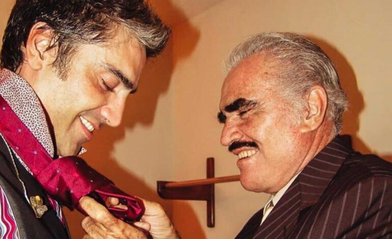 Conoce los tatuajes que Alejandro Fernández se puso en honor a su padre