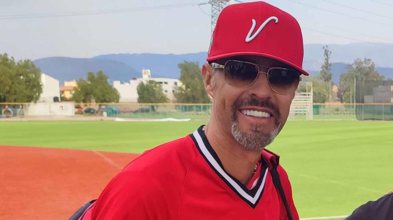 Esteban Loaiza está de regreso en el beisbol profesional