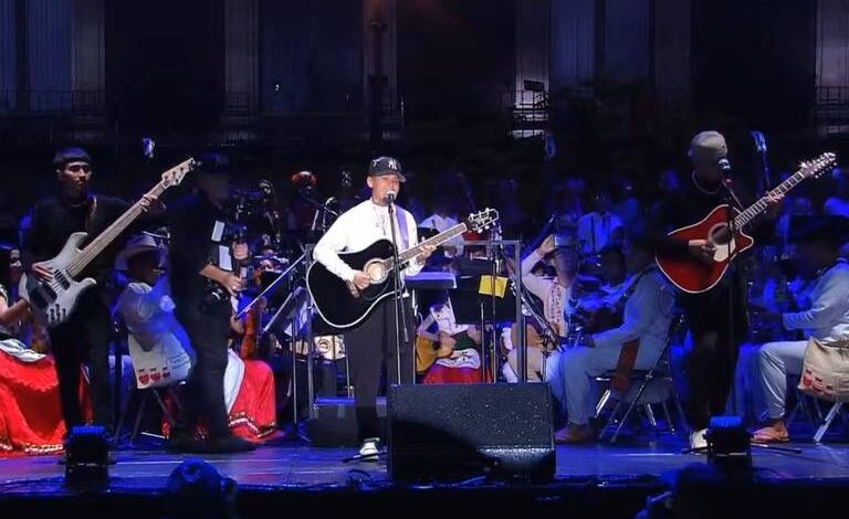 Abuchean a Yahritza y su Esencia en el Zócalo; sólo tocaron una canción