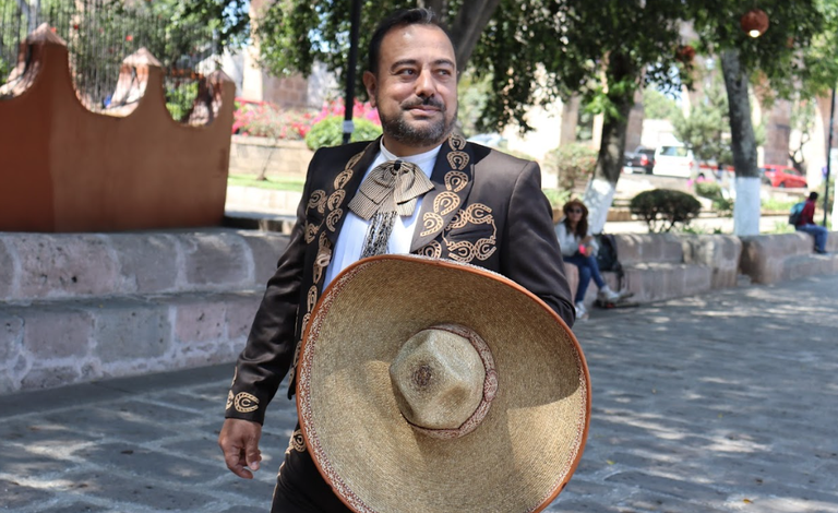 El tenor español Salvador Baladez ofrece recital mexicano