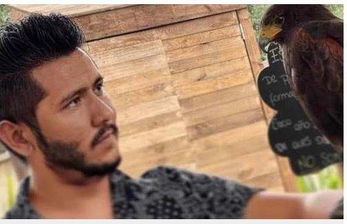 RobertoRunas crea contenido en sus redes sociales sobre lo esotérico