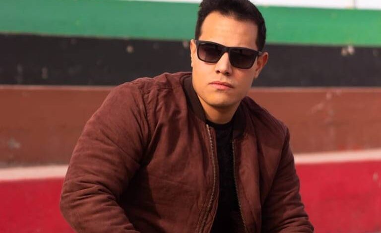 Con todo en su carrera como cantante, Raúl Longoria