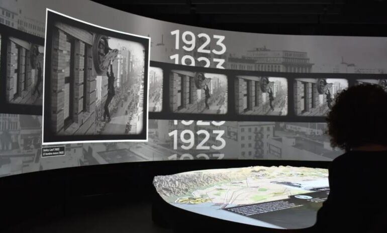 Exposición “Hollywoodland” reivindica los orígenes judíos de la capital del cine 