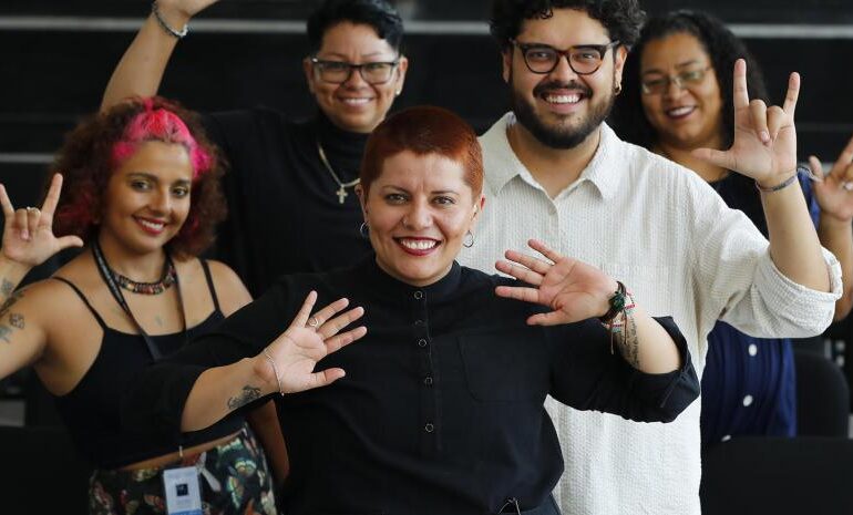 “El silencio de mis manos” muestra los retos que afrontan las personas sordas y LGBTI en México