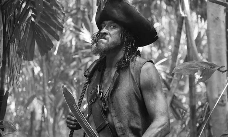 Muere actor de “Piratas del Caribe” tras ser atacado por un tiburón en Hawái