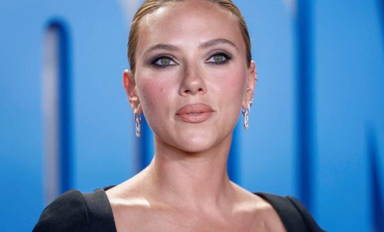 Scarlett Johansson critica que los demócratas especulen sobre sustituir a Biden