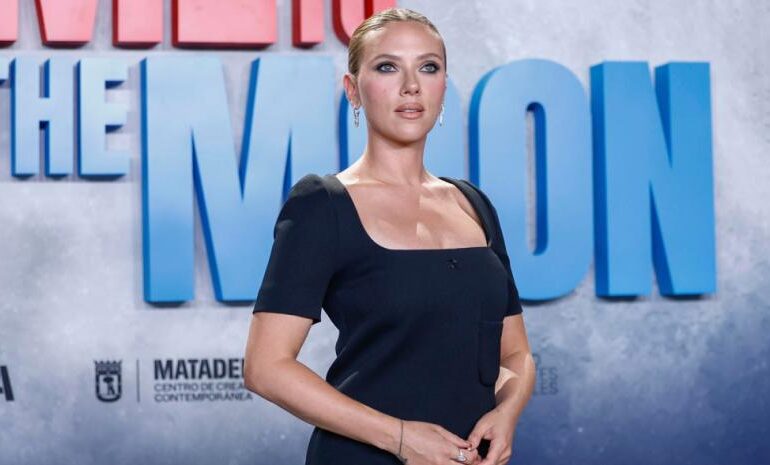 Scarlett Johansson asegura que el sueño americano “sigue vivo” en ‘La otra cara de la luna’