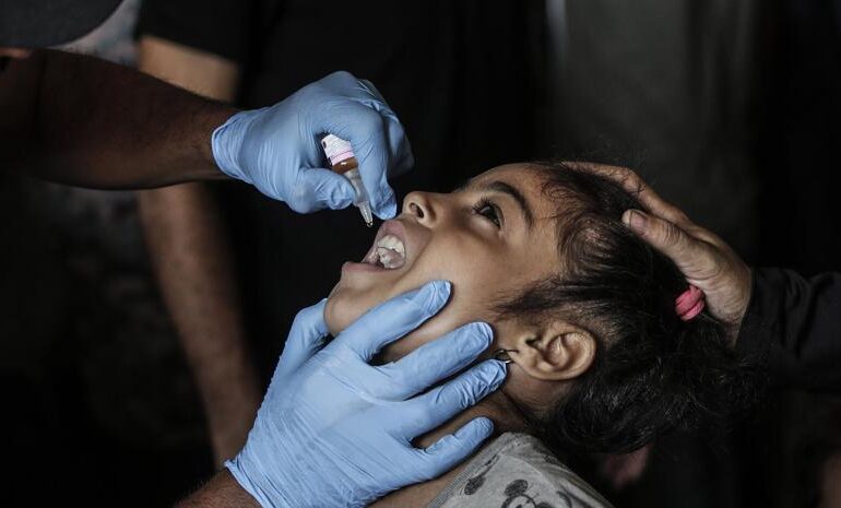 La campaña de vacunación de polio comienza en Gaza tras 25 años libre del virus