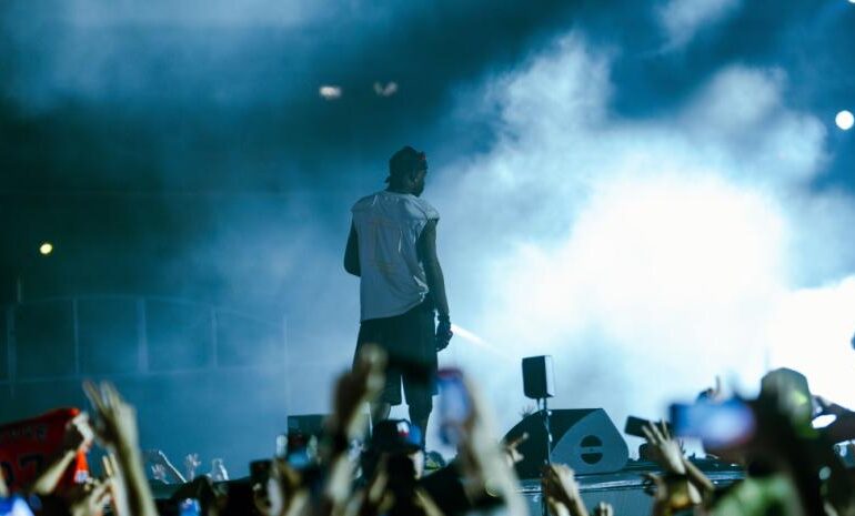 Travis Scott hace vibrar la explanada del Estadio Azteca con su ‘Circus Maximus’