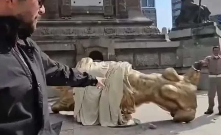 Finta película con caída del Ángel de la Independencia