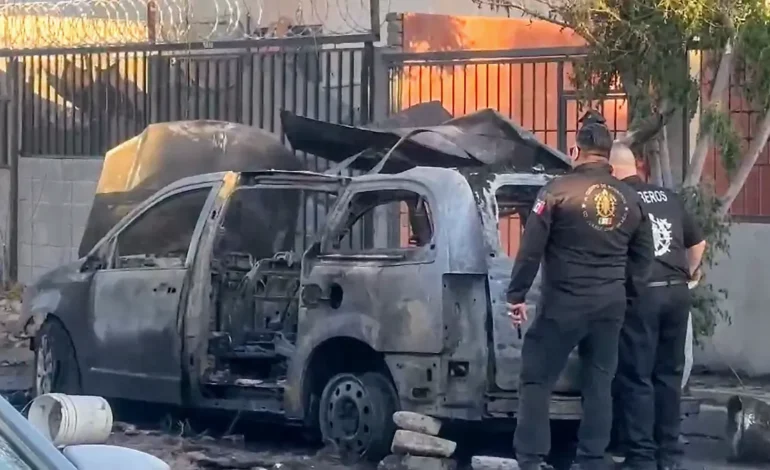 Se quema camioneta en la que se vendían elotes