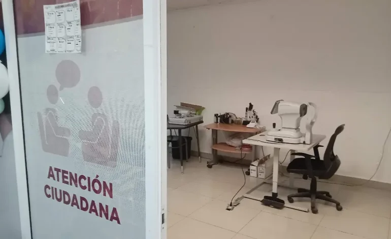 Entrega Atención Ciudadana alrededor de mil 700 lentes a mayores de edad