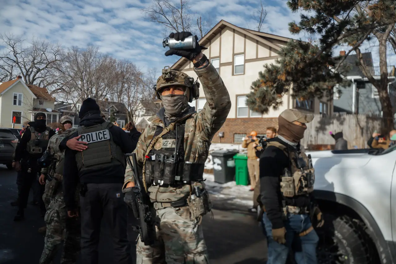 ICE compra almacén para centro de detención y desata rechazo